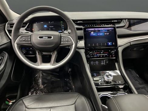 Used 2023 Jeep Grand Cherokee 4WD 4xe image 5