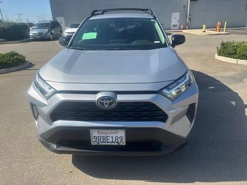 Used 2024 Toyota RAV4 LE AWD/4WD image 3