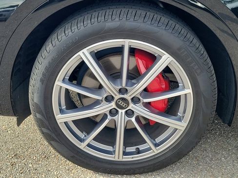 Certified 2024 Audi Q5 e Premium Plus w/ Premium Plus Package image 9