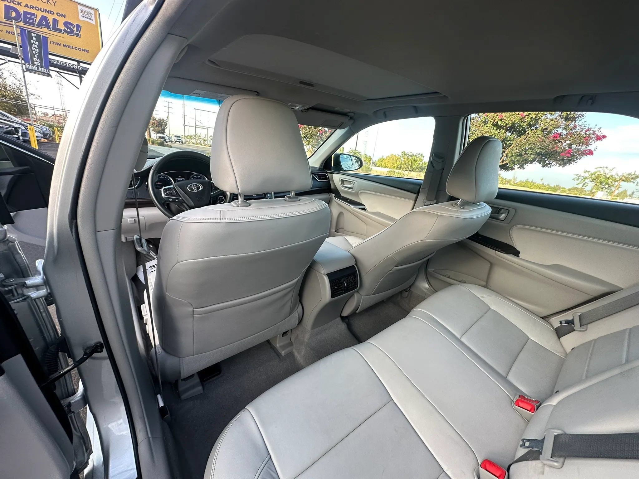 Used 2016 Toyota Camry XLE FWD image 38
