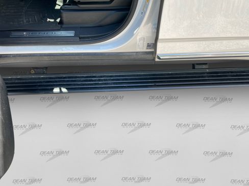 Used 2022 GMC Yukon Denali AWD/4WD image 17
