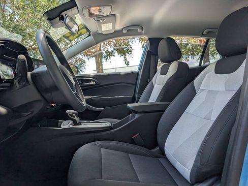 Used 2025 Chevrolet Trax LS w/ LS Convenience Package FWD image 15