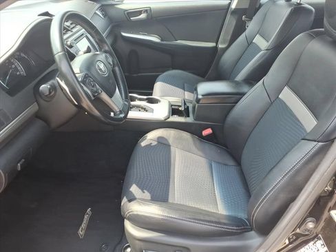 Used 2013 Toyota Camry SE FWD image 12
