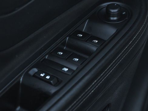 Used 2020 Buick Encore Essence image 18