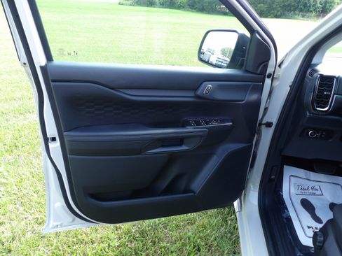New 2026 Ford Ranger XLT w/ Black Appearance Package AWD/4WD image 13