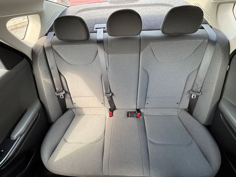 Used 2025 Kia K4 FWD image 38