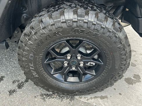 Used 2024 Jeep Wrangler Unlimited AWD/4WD image 16