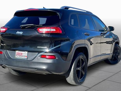Used 2015 Jeep Cherokee Sport image 12