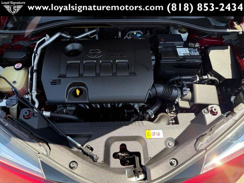 Used 2019 Toyota C-HR Limited FWD image 37