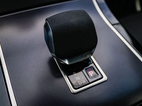 Used 2026 Land Rover Range Rover Velar Dynamic SE image 19