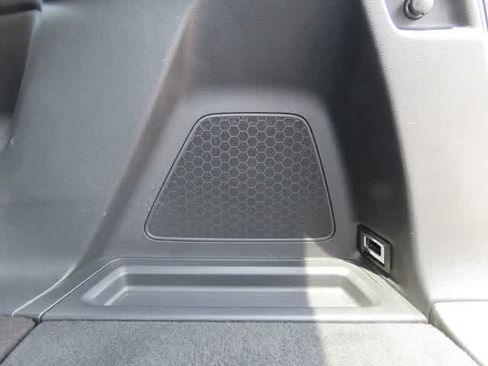 Used 2025 Honda Pilot Touring image 13