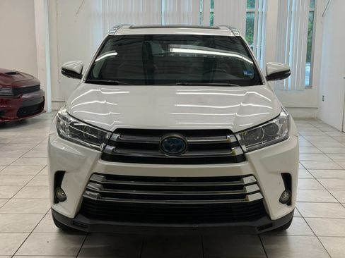 Used 2018 Toyota Highlander Limited Platinum AWD/4WD image 2