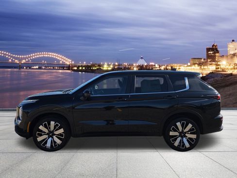 New 2026 Mitsubishi Outlander SE image 2