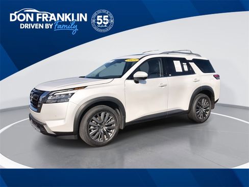 Used 2025 Nissan Pathfinder SL w/ SL Premium Package image 1