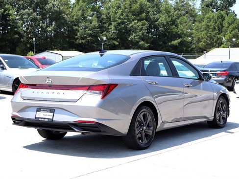 Used 2023 Hyundai Elantra SEL FWD image 7