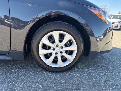 Used 2025 Toyota Corolla LE image 4