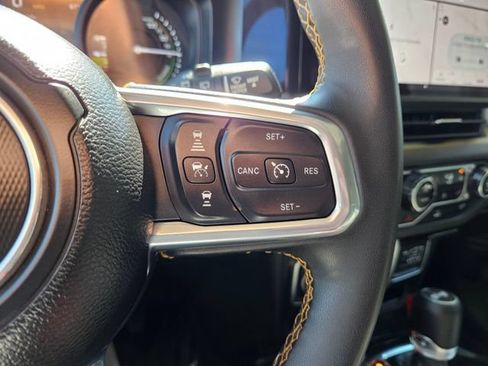 Used 2024 Jeep Wrangler Unlimited Sahara AWD/4WD image 38
