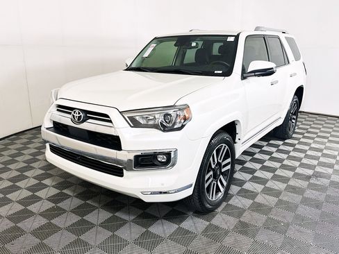 Used 2023 Toyota 4Runner Limited AWD/4WD image 7