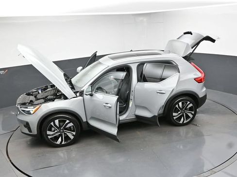 Used 2024 Volvo XC40 B5 Plus w/ Climate Package AWD/4WD image 50