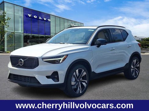 New 2025 Volvo XC40 B5 Ultra w/ Protection Package Premier image 3