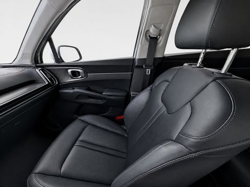 Used 2025 Kia Sorento EX w/ Panoramic Sunroof Package FWD image 12