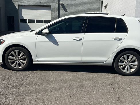 Used 2019 Volkswagen Golf SE FWD image 8