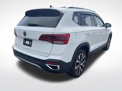 Used 2023 Volkswagen Taos SE FWD image 5