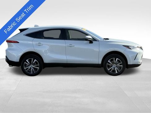 Used 2022 Toyota Venza LE image 10