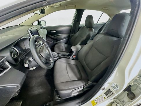 Used 2021 Toyota Corolla LE w/ Carpet Mat Package (TMS) FWD image 13