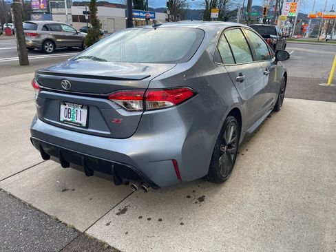 Used 2025 Toyota Corolla SE w/ Convenience Package image 6
