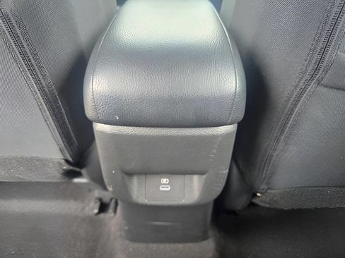 Used 2025 Nissan Versa SV FWD image 27