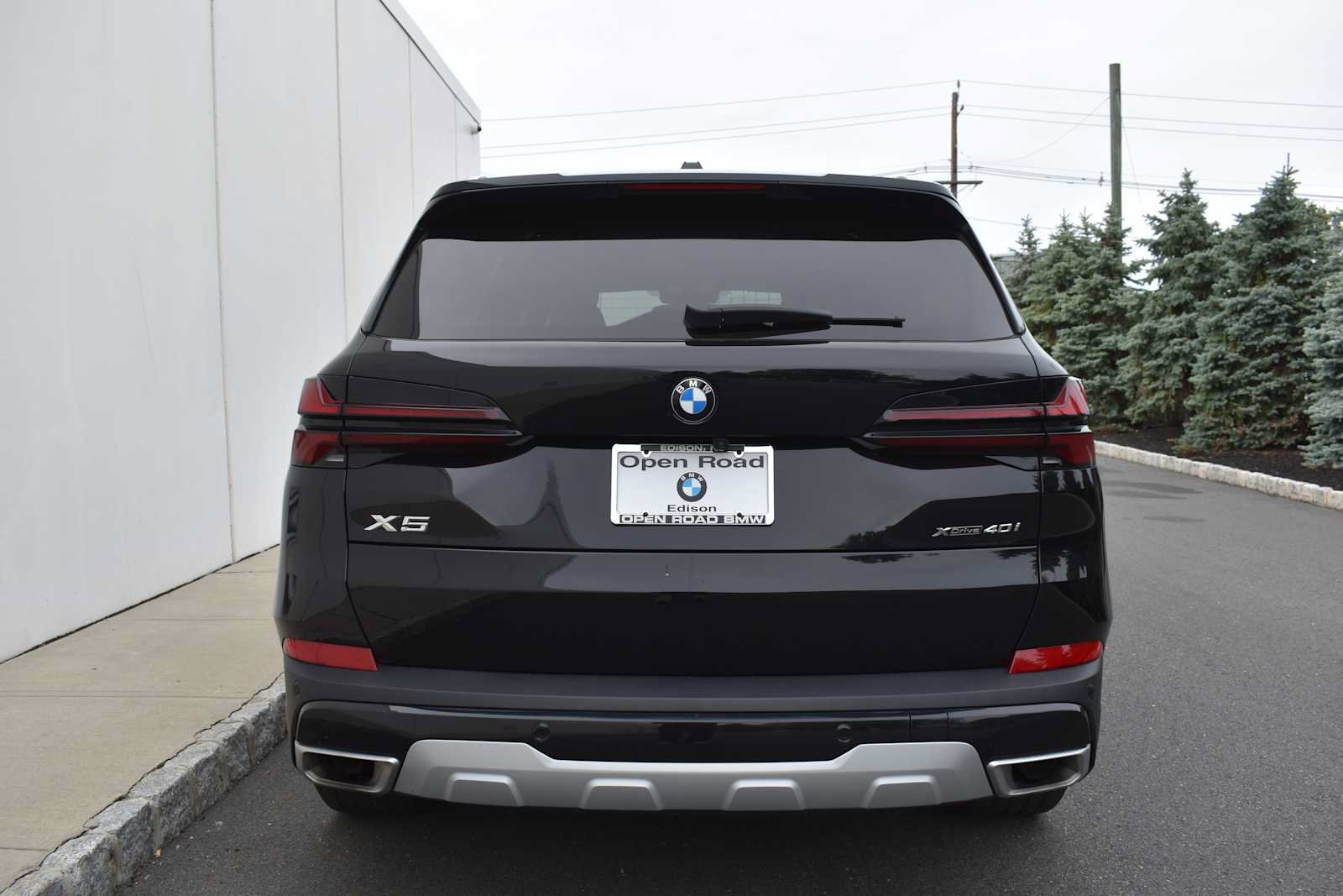Used 2024 BMW X5 xDrive40i w/ Premium Package AWD/4WD image 6