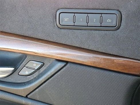 Used 2020 Cadillac Escalade Premium Luxury image 19