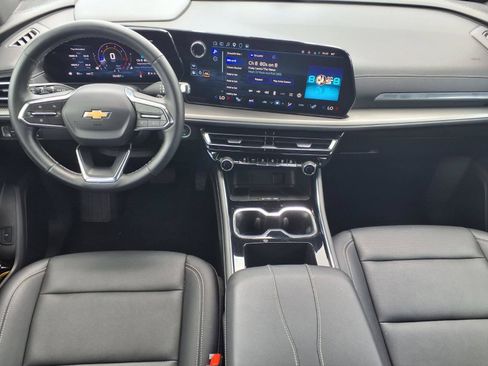 Used 2025 Chevrolet Traverse LT AWD/4WD image 11