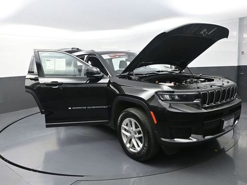 Used 2024 Jeep Grand Cherokee L Laredo AWD/4WD image 20