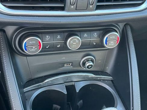 Used 2023 Alfa Romeo Stelvio Sprint image 20