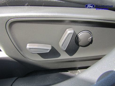 Certified 2022 Ford Escape Titanium FWD image 25