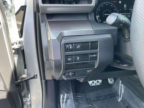 Used 2025 Toyota Tacoma TRD Sport image 30