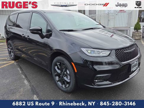 New 2026 Chrysler Pacifica Limited w/ S Appearance Package image 1