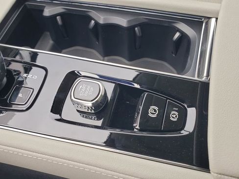 New 2026 Volvo XC90 T8 Ultra w/ Protection Package Premier AWD/4WD image 25