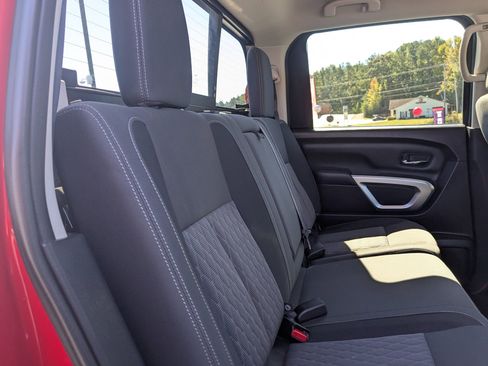 Used 2021 Nissan Titan SV w/ SV Convenience Package image 24