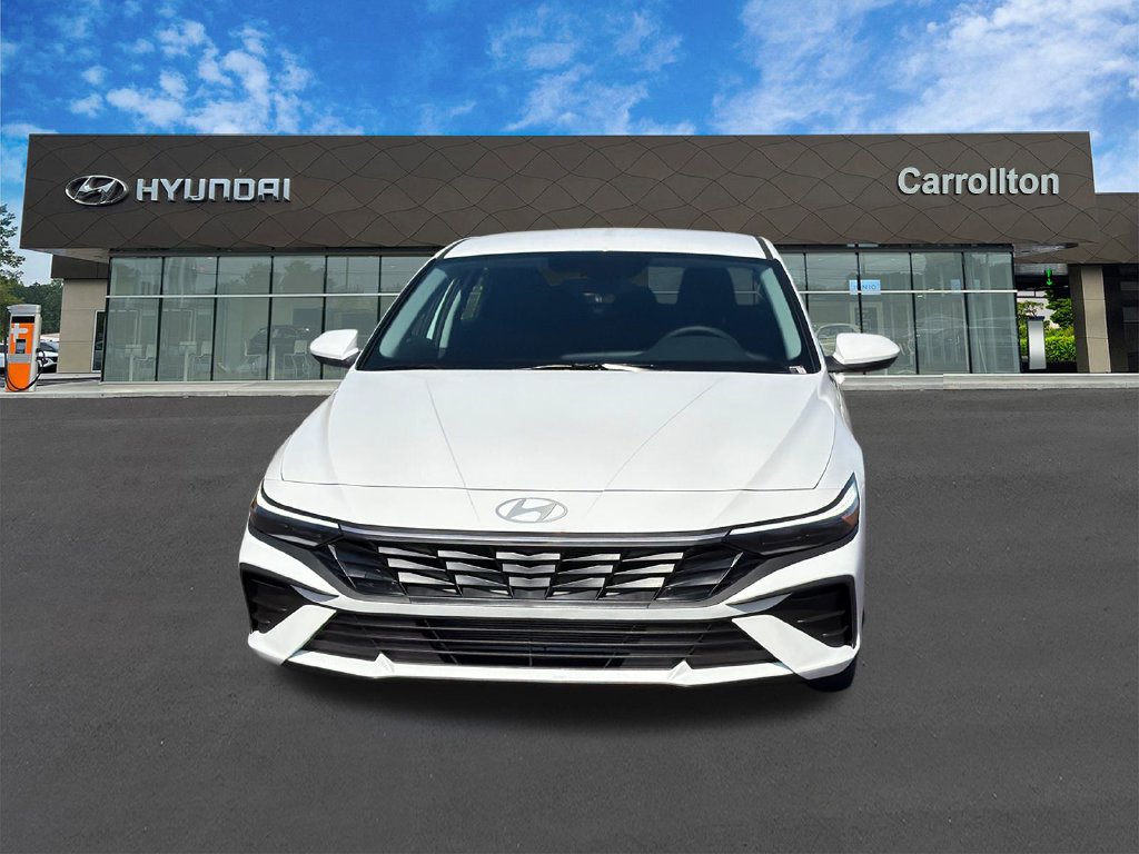 New 2026 Hyundai Elantra SE FWD image 2