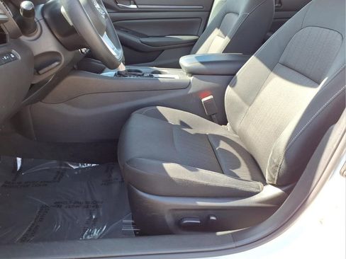 Used 2025 Nissan Altima 2.5 SV image 22