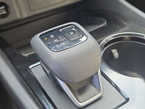 Used 2025 Nissan Rogue SV AWD/4WD image 35