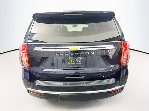 Used 2024 Chevrolet Suburban LT image 7