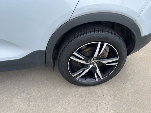 Certified 2022 Volvo XC40 T5 R-Design image 10