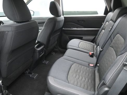Used 2025 Nissan Pathfinder SV AWD/4WD image 29