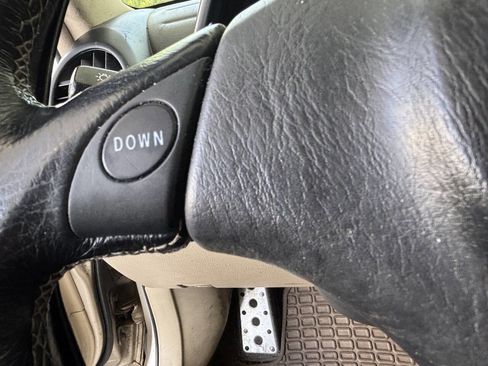 Used 2005 Lexus IS 300 image 17