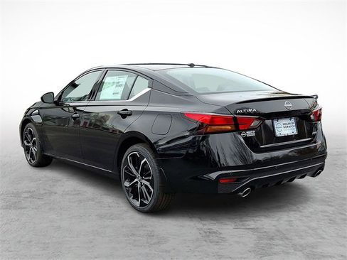 New 2025 Nissan Altima 2.5 SR image 3