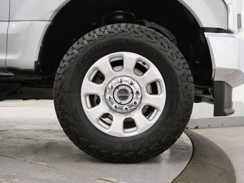 Used 2020 Ford F250 XLT image 13